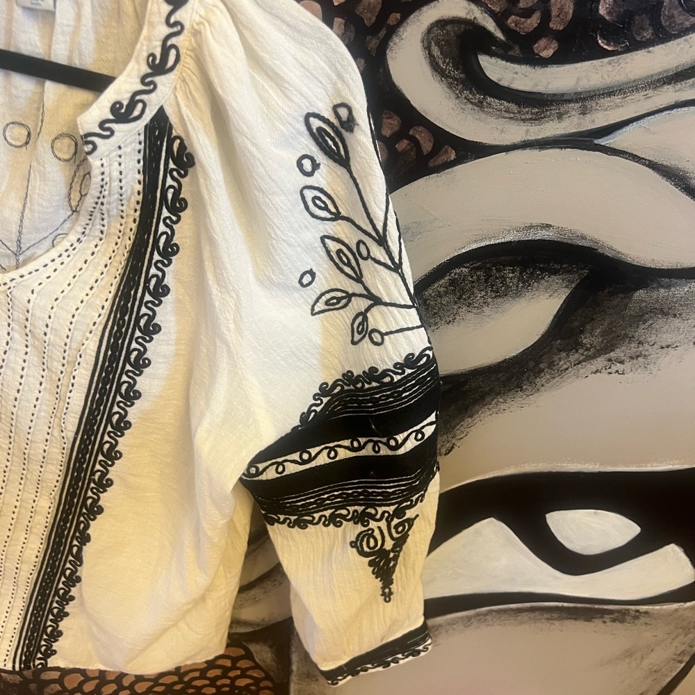 Sundance Black and White Embroidered Blouse - Picture 2 of 6